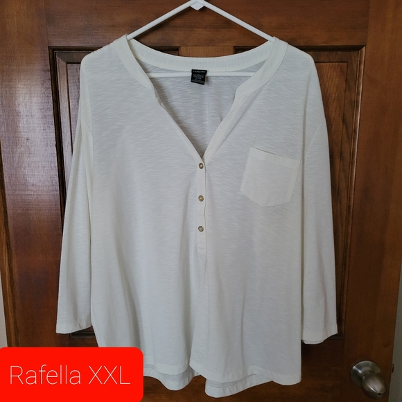 LOT OF PLUS SIZE CLOTHING - Picture 5 of 16